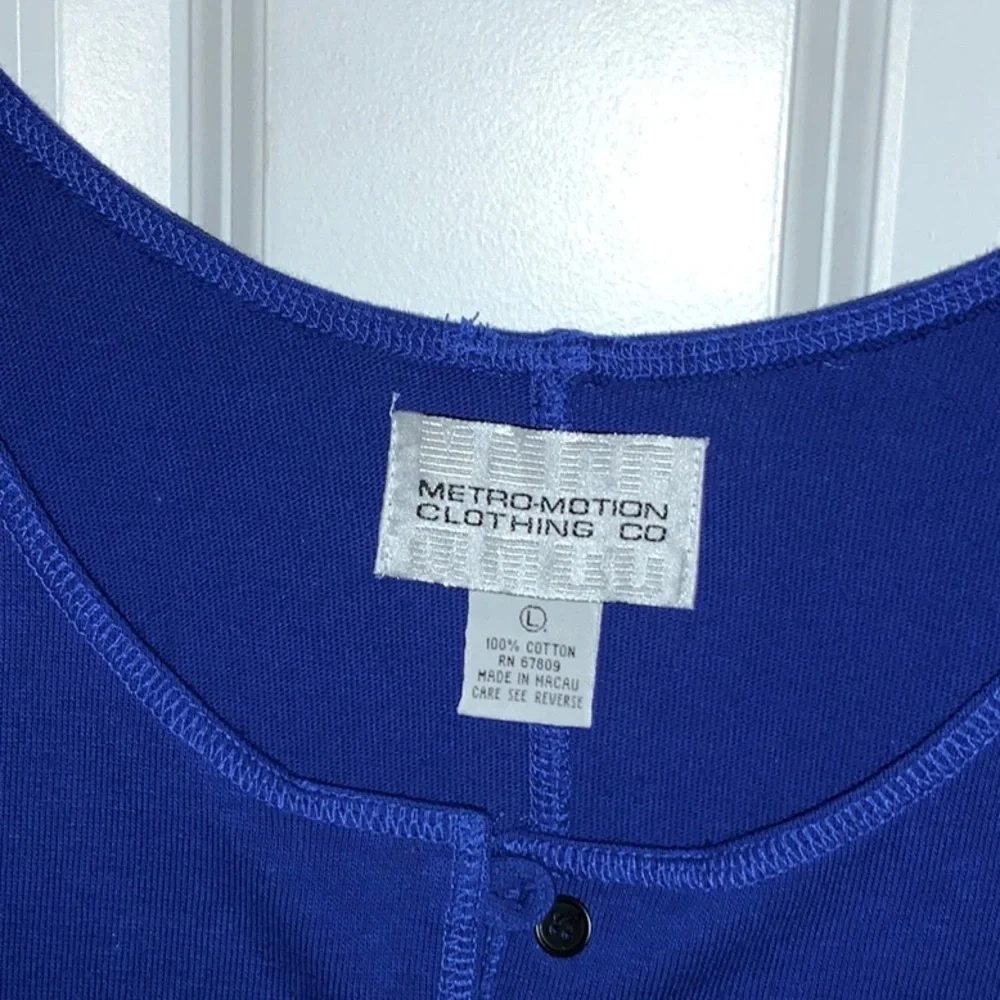Women’s Sleeveless Top. Large Royal Blue with buttons